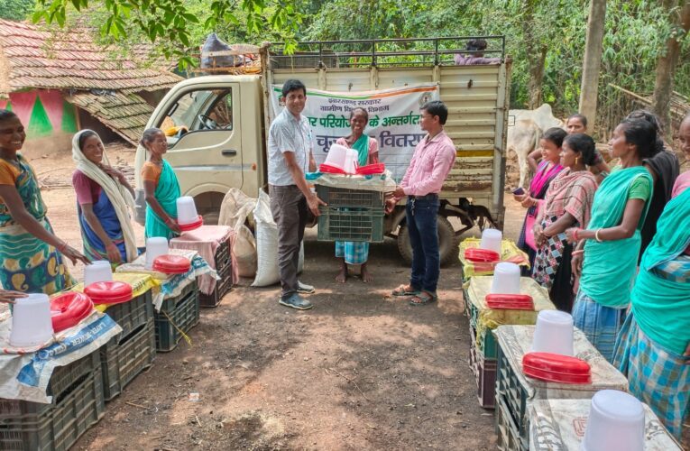 Pakur:जोहार परियोजना को लेकर किया गया मुर्गी चूज़ा का वितरण