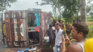 Dumka: Villagers robbed SEAL fiercely due to overturning a tanker full of oil