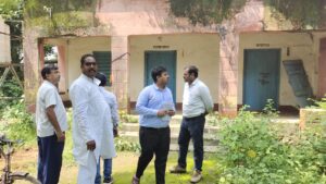 Dumka: Sub-Divisional Education Officer arrived in the school inspection