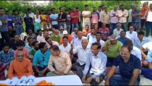 Banka: Banka MP met the villagers at Panjwara, said the villagers will fight