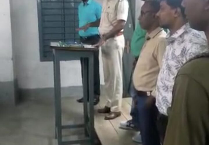 Jharkhand News:पथरगामा पुलिस ने रोड सेफ्टी को लेकर छात्रों को पढ़ाया पाठ