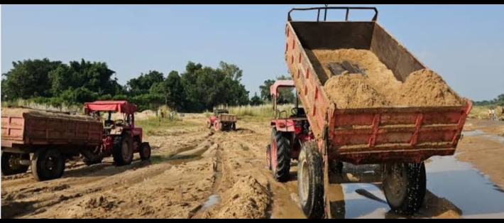 धड़ल्ले से चल रहा है बालू के अवैध खनन का खेल, प्रशासन निभा रही है धृतराष्ट्र का किरदार 