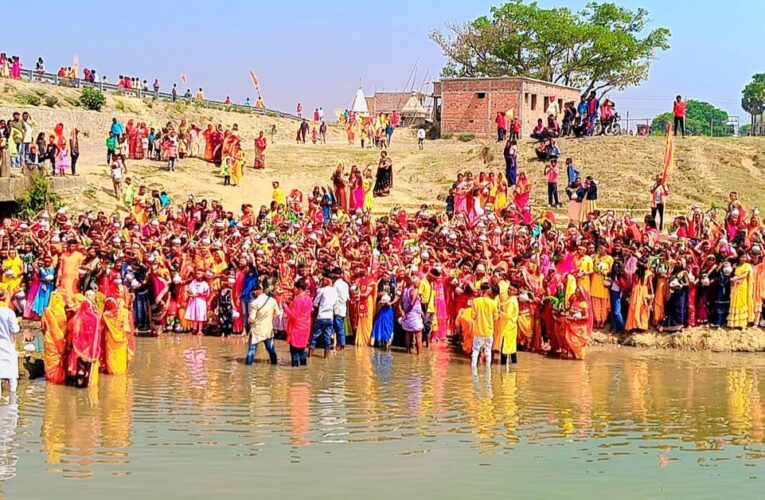 भागवत कथा सप्ताह को लेकर निकाली गई कलश शोभा यात्रा