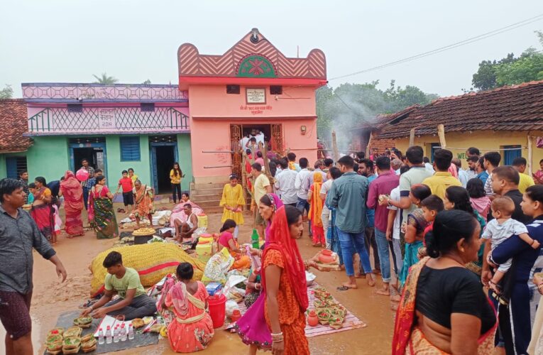 सुखजोरा नाग मंदिर में लाखो की संख्या में भक्तों ने पूजा अर्चना की