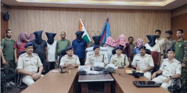 फर्जी ‘साइबर पुलिस’ बनकर लूटपाट करने वाला ‘वर्दी गैंग’ बेनकाब, 10 अपराधी गिरफ्तार