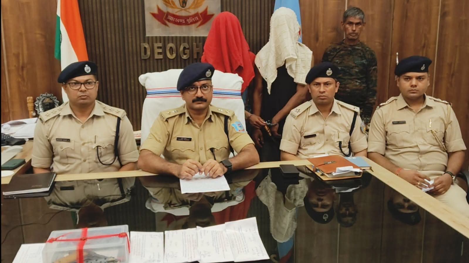 देवघर पुलिस की बड़ी कामयाबी: दो कुख्यात अपराधी गिरफ्तार, हत्या से लेकर लूट-छिनतई तक के कई सनसनीखेज मामलों का खुलासा