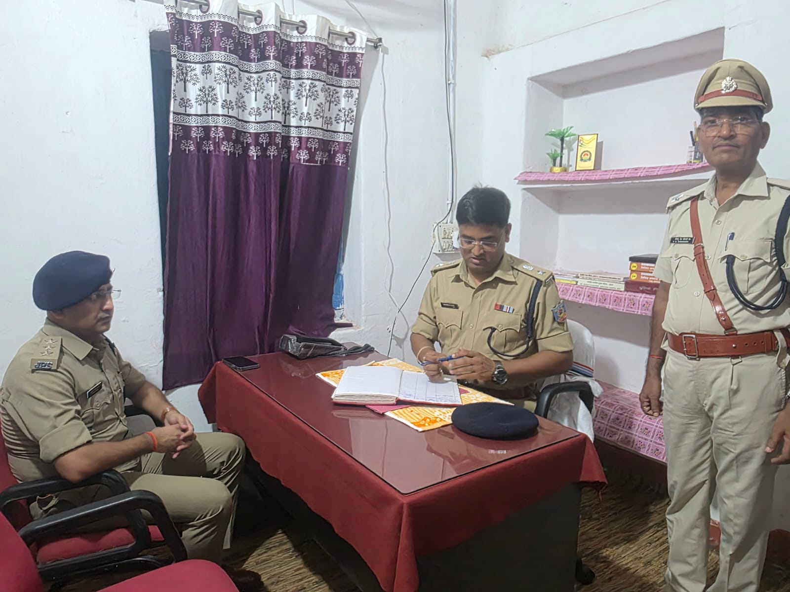 एसपी के नेतृत्व में पुलिस व्यवस्था सुदृढ़ करने की पहल, पथरगामा पुलिस निरीक्षक कार्यालय का हुआ निरीक्ष