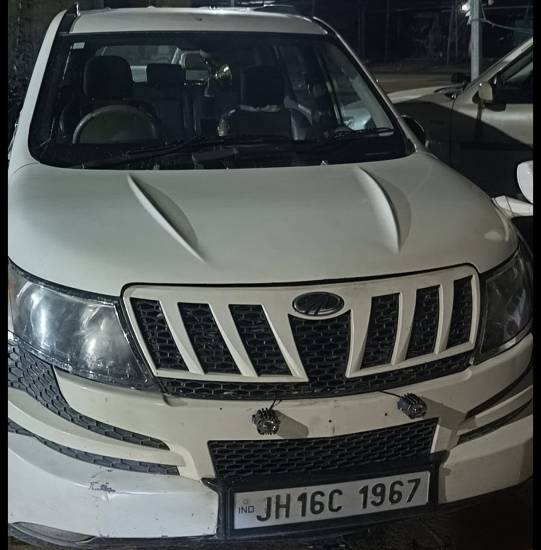 बैरिकेड तोड़कर भागी शराब तस्करों की XUV, पुलिस ने पीछा कर 499 लीटर विदेशी शराब के साथ दबोचा