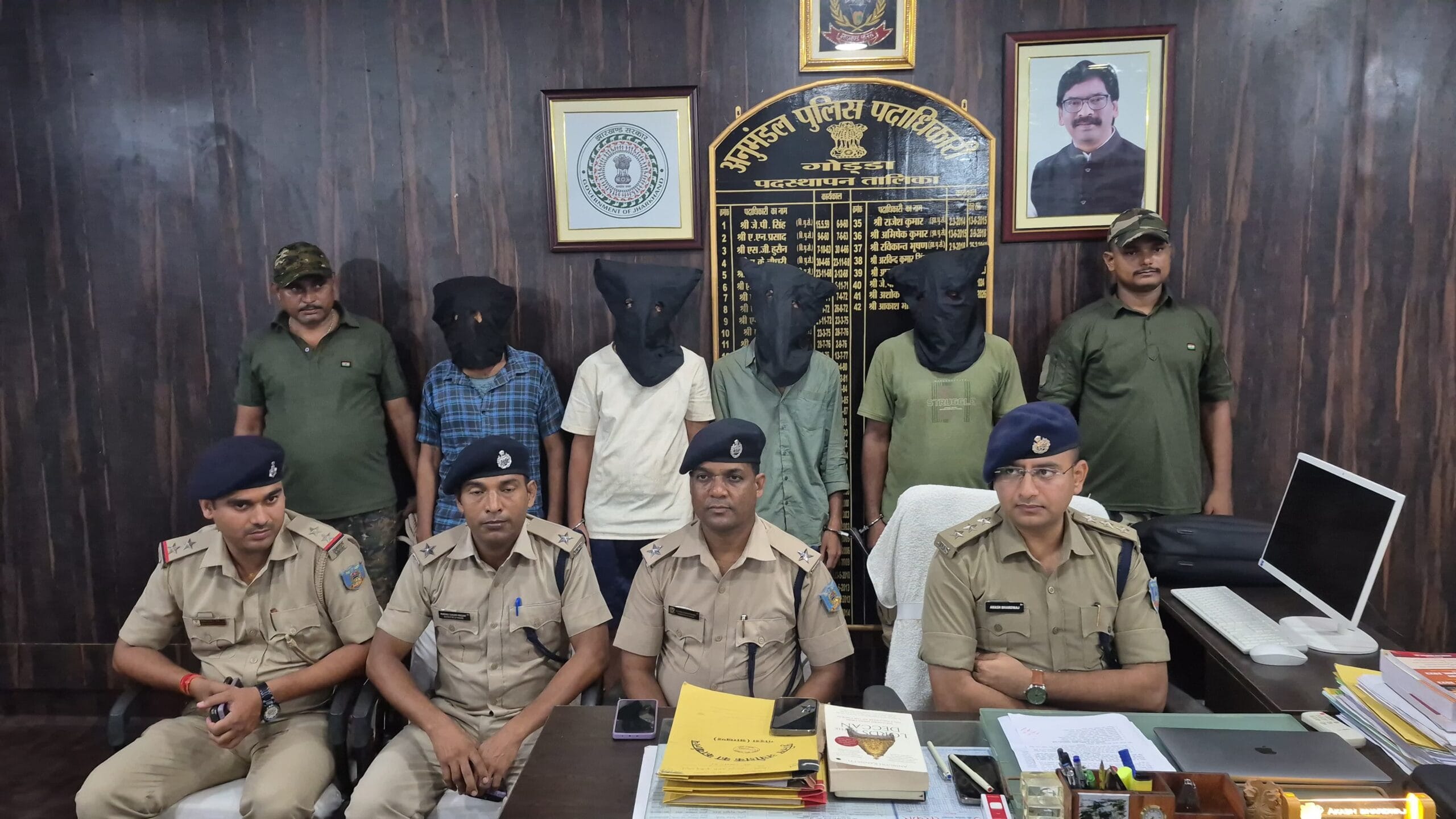 भागने लगे संदिग्ध, पीछे दौड़ी पुलिस… सरकंडा चौक के पास 20.45 ग्राम ब्राउन शुगर बरामद, चार दबोचे गए